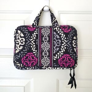 Vera Bradley toiletries bag  - Canterberry Magenta